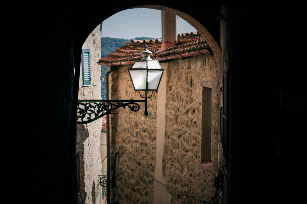 imago in villa: foto del borgo di castelnuovo val di cecina