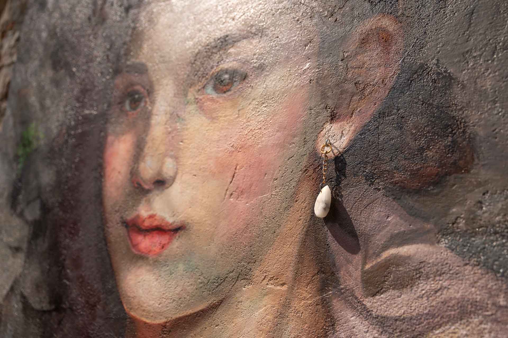 imago in villa - concorso internazionale di pittura trompe l'oeil - foto di un dipinto la ragazza con l'orecchino di pietra di luis alberto gomez de teran